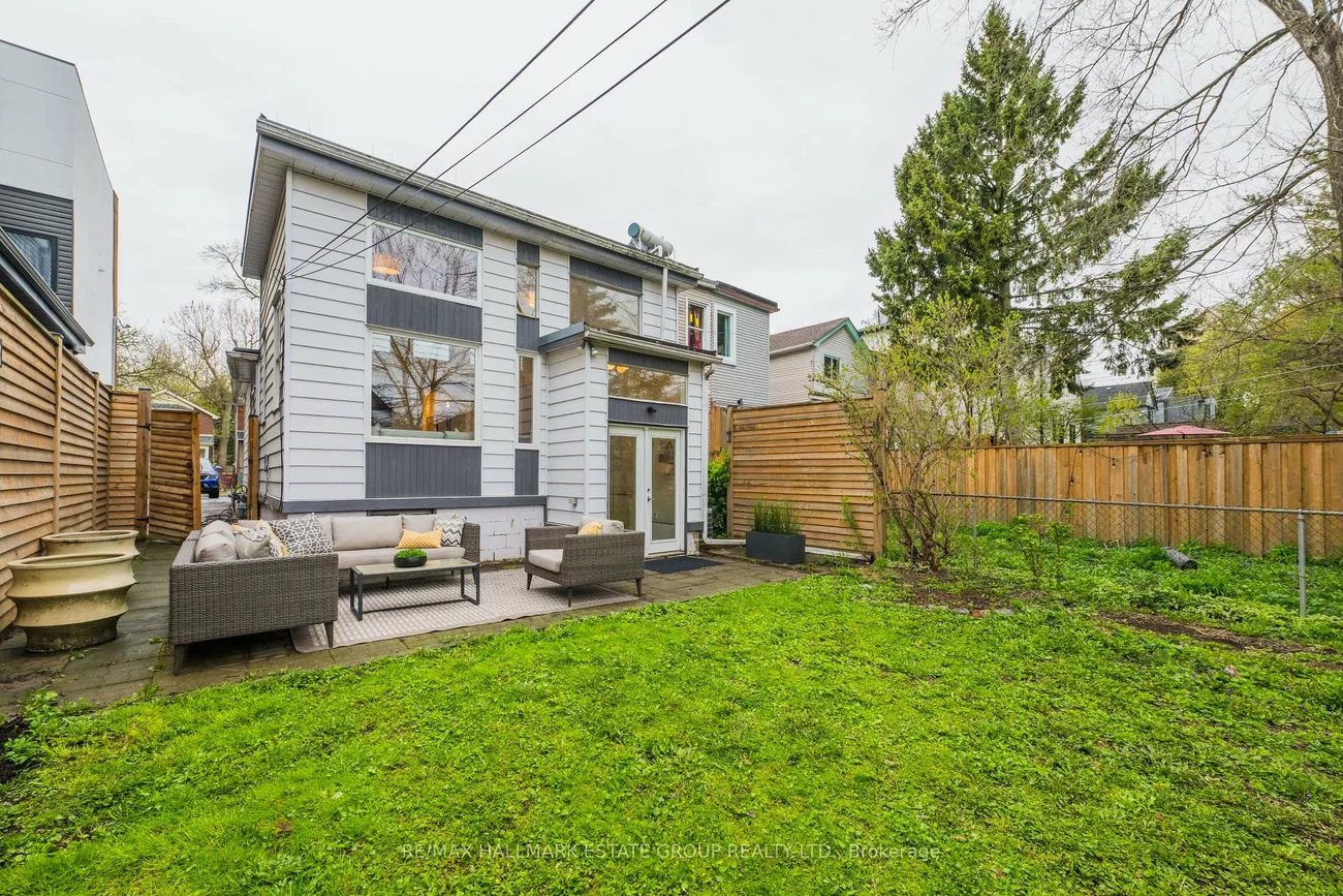 203, Rhodes, Greenwood-Coxwell, Toronto