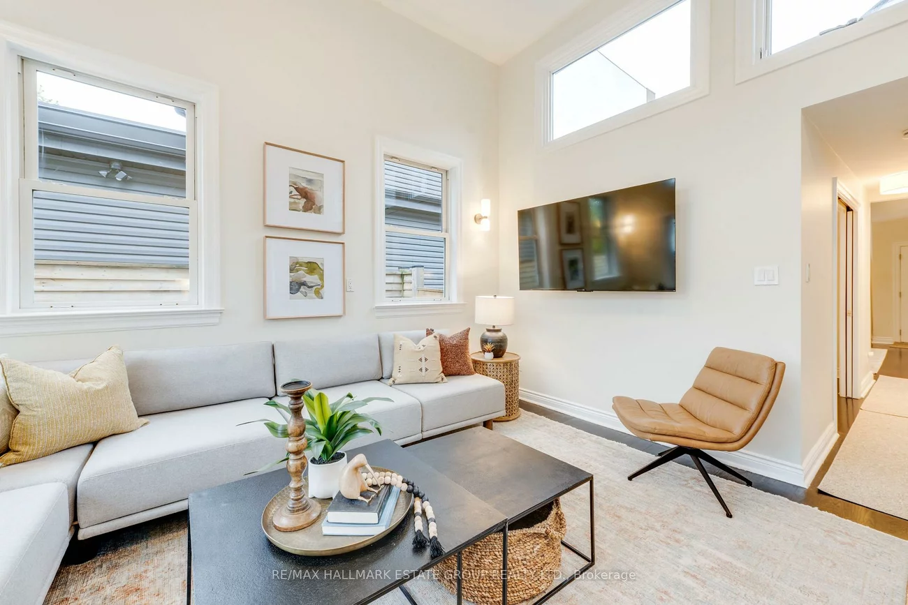 203, Rhodes, Greenwood-Coxwell, Toronto