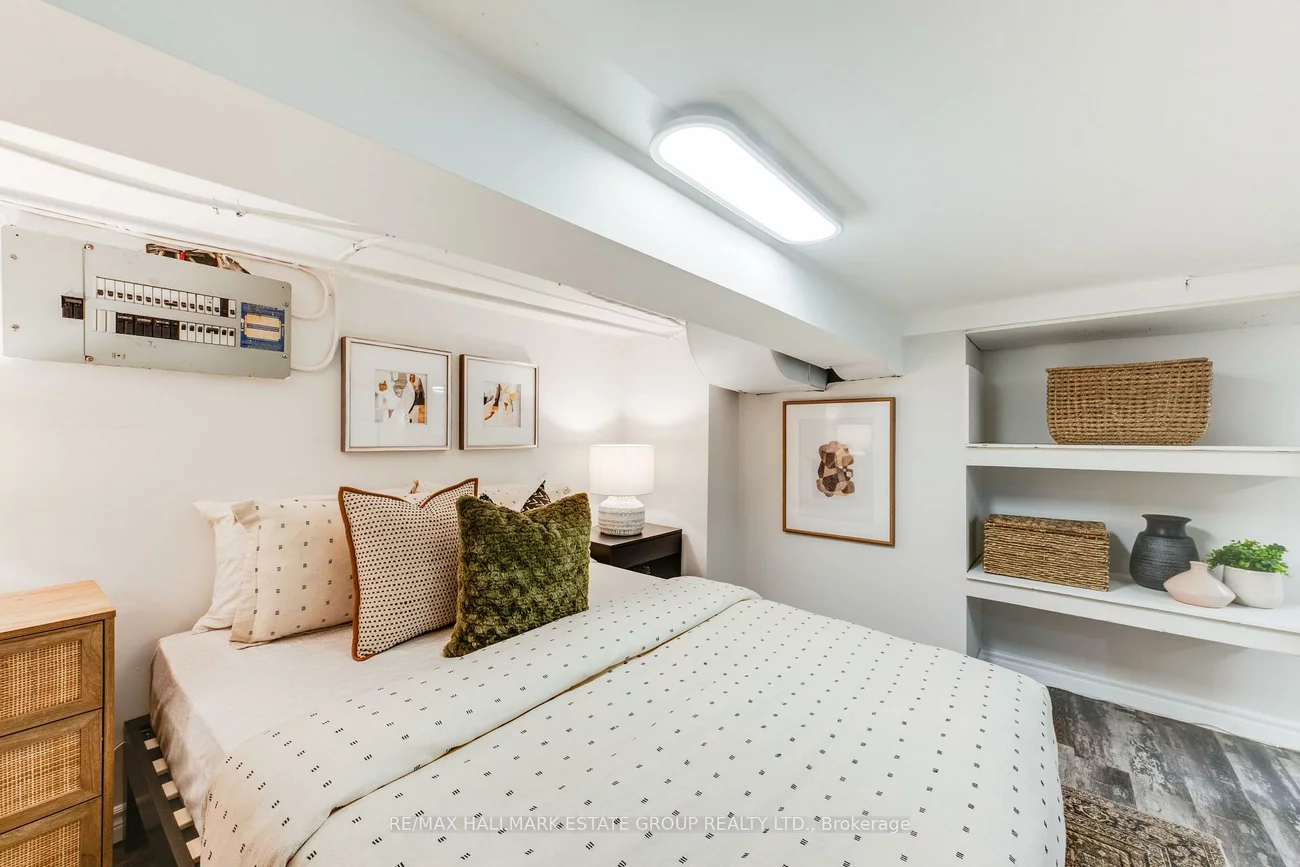 203, Rhodes, Greenwood-Coxwell, Toronto