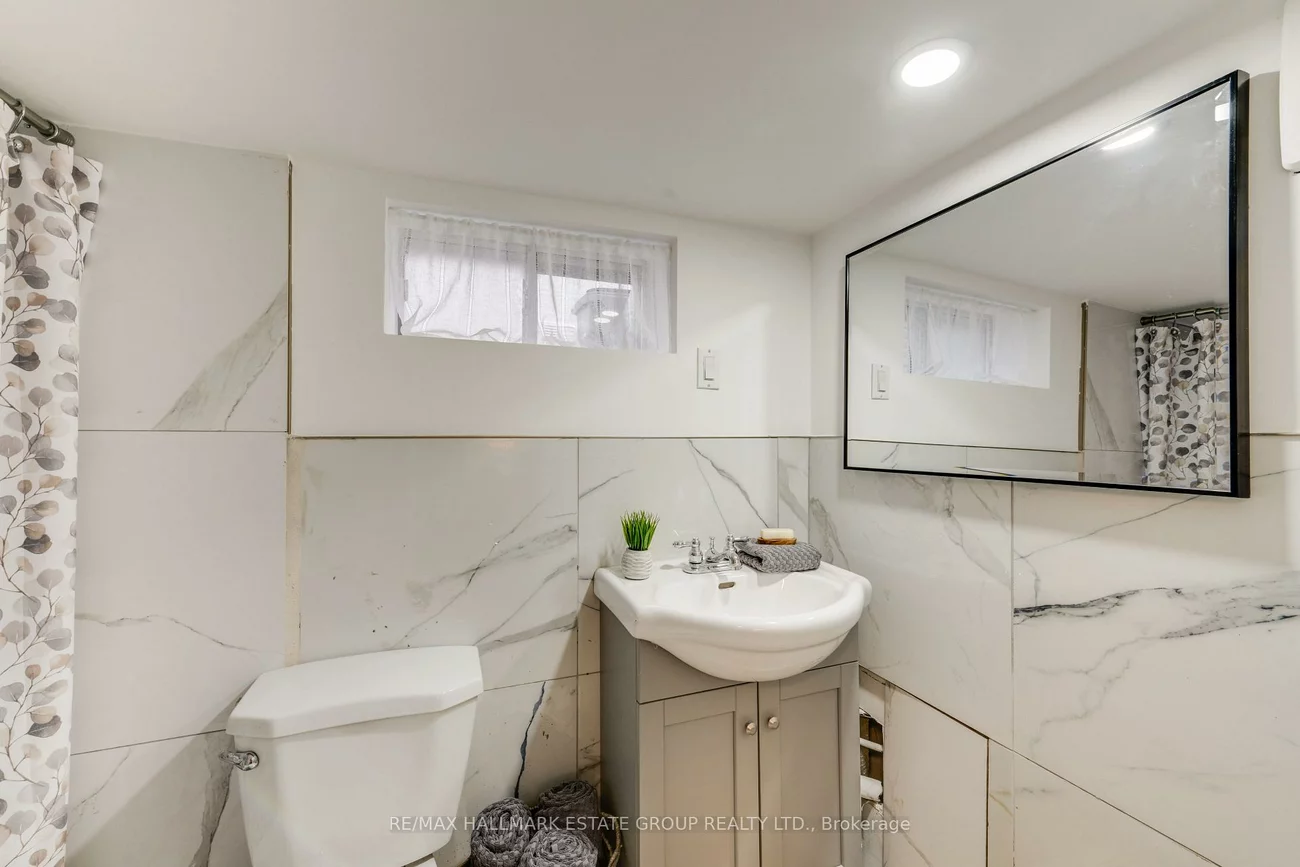 203, Rhodes, Greenwood-Coxwell, Toronto