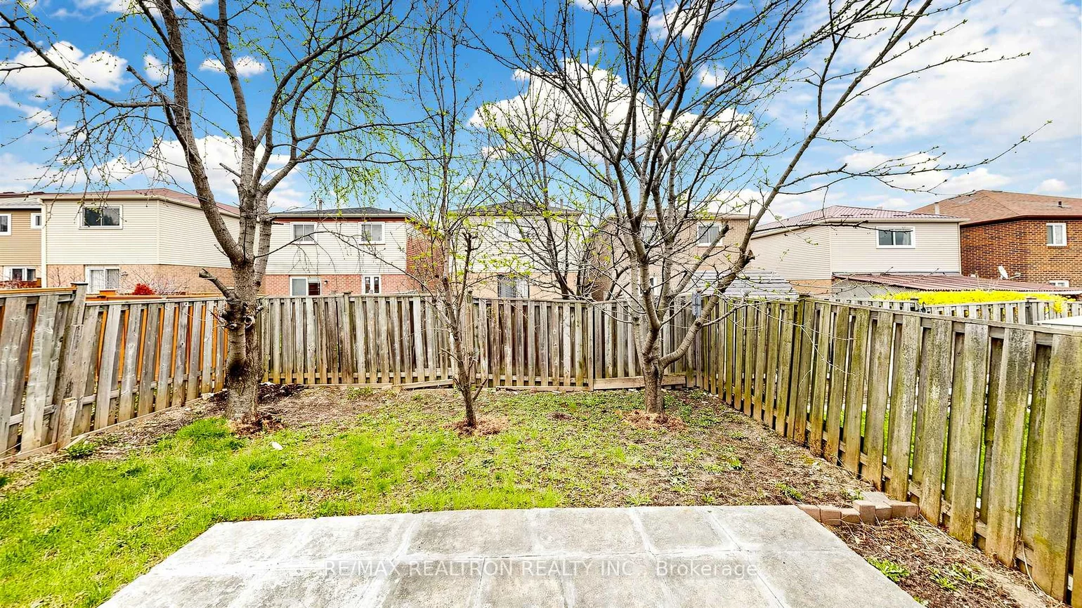 58, Glanvil, Malvern, Toronto
