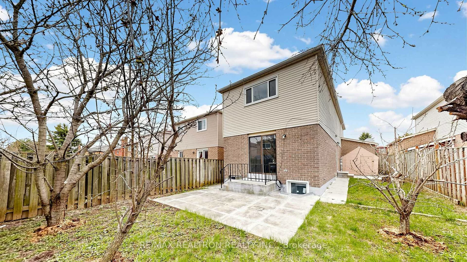 58, Glanvil, Malvern, Toronto