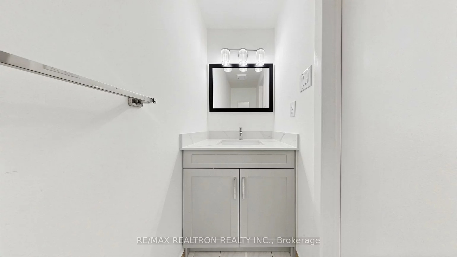 58, Glanvil, Malvern, Toronto