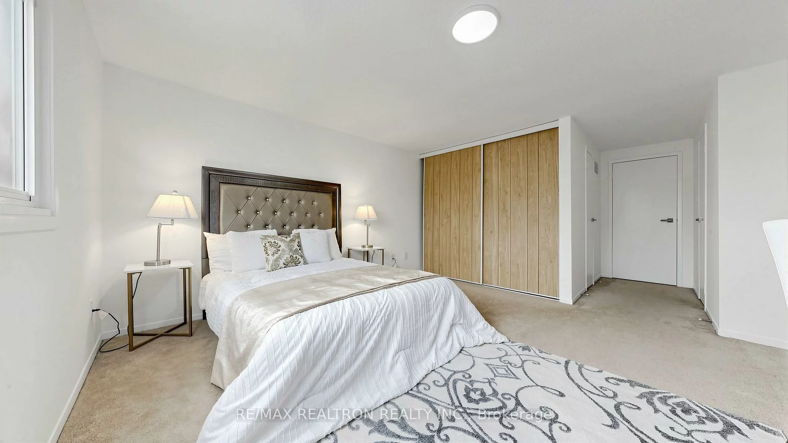 58, Glanvil, Malvern, Toronto