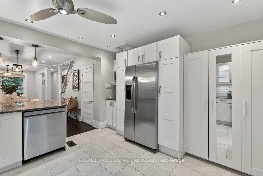 504, Main, Woodbine-Lumsden, Toronto