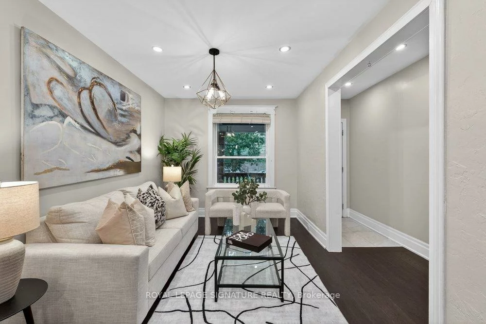 504, Main, Woodbine-Lumsden, Toronto