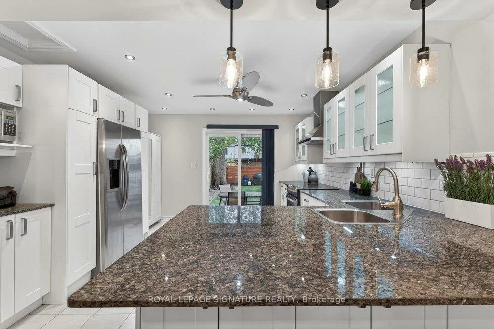 504, Main, Woodbine-Lumsden, Toronto