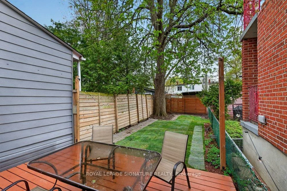 504, Main, Woodbine-Lumsden, Toronto