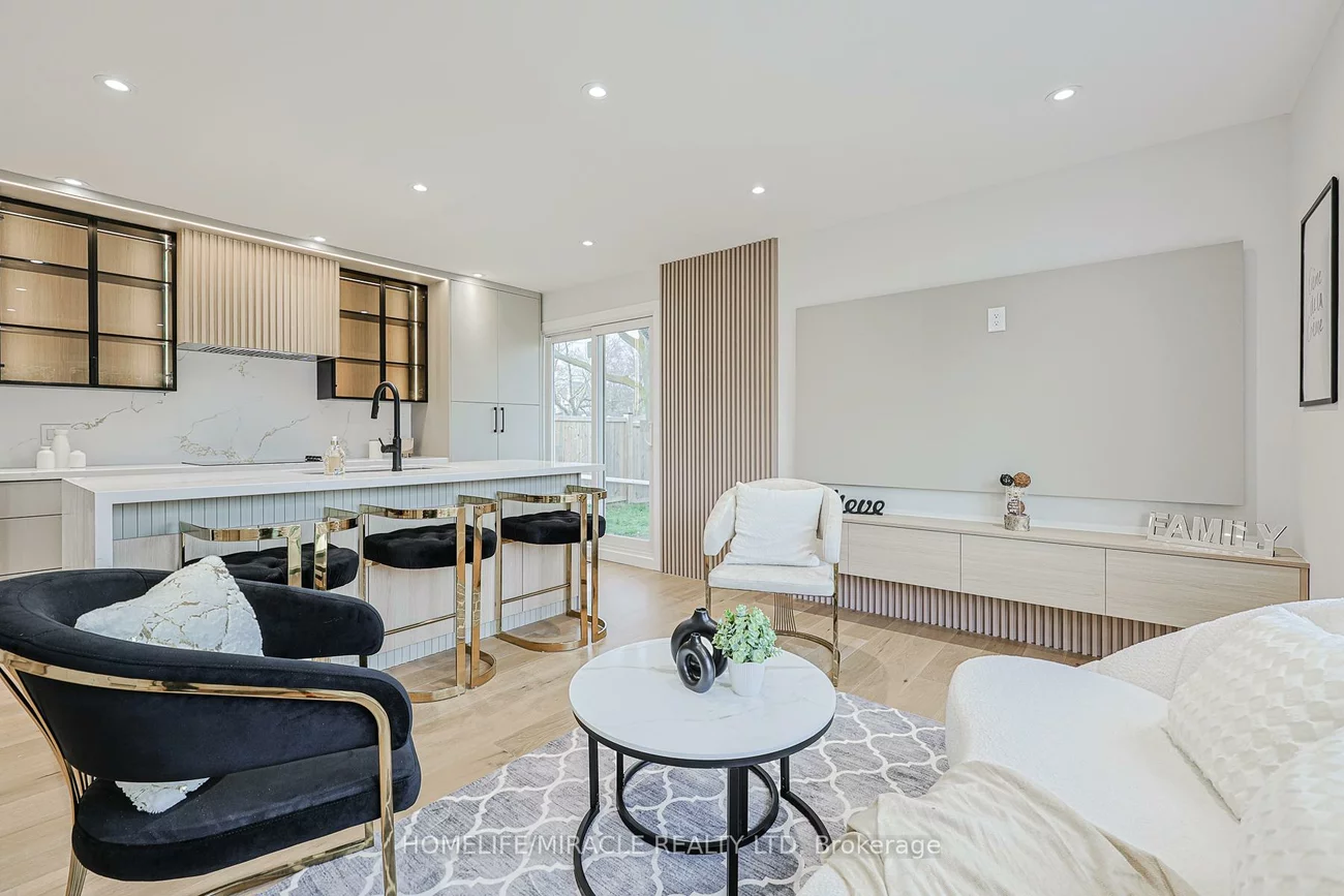 22, Arnprior, Bendale, Toronto