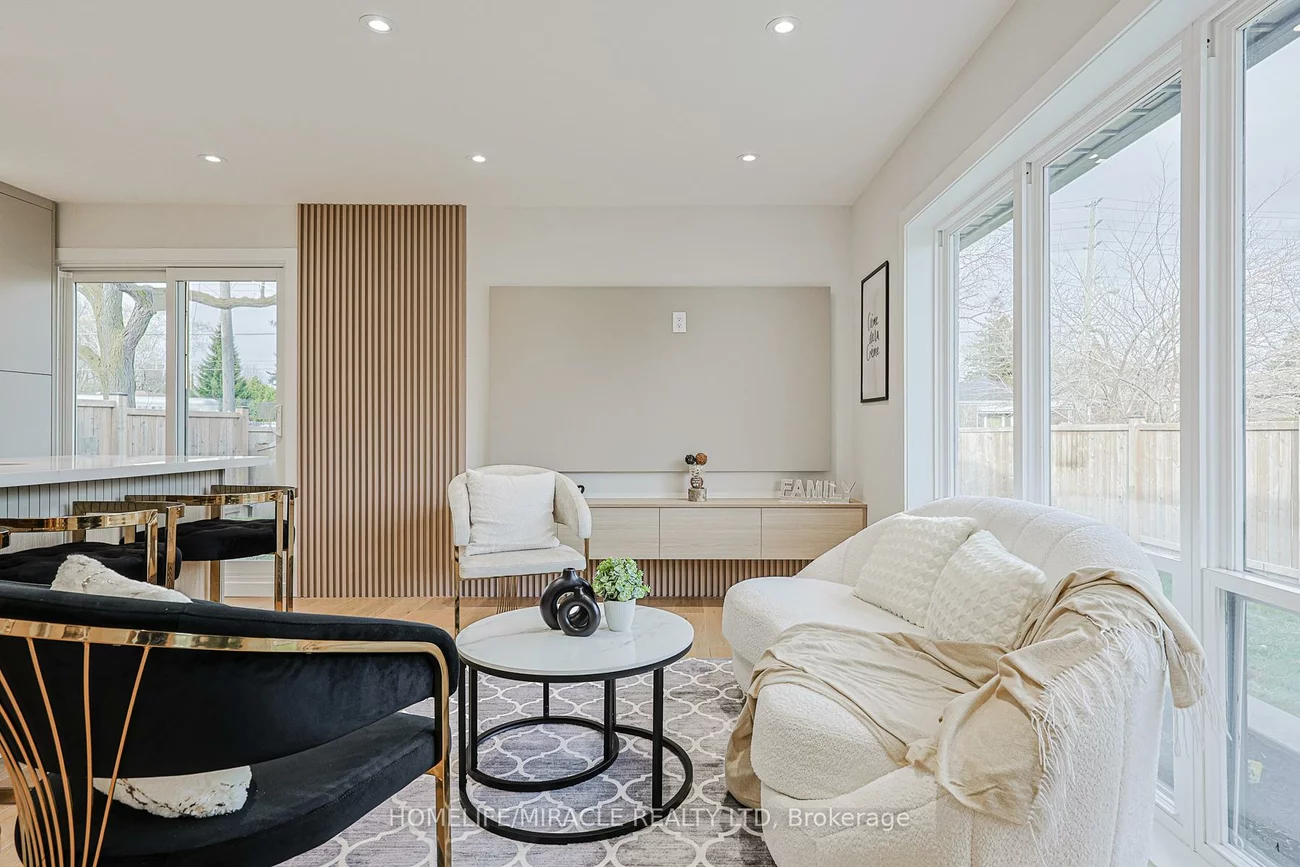 22, Arnprior, Bendale, Toronto