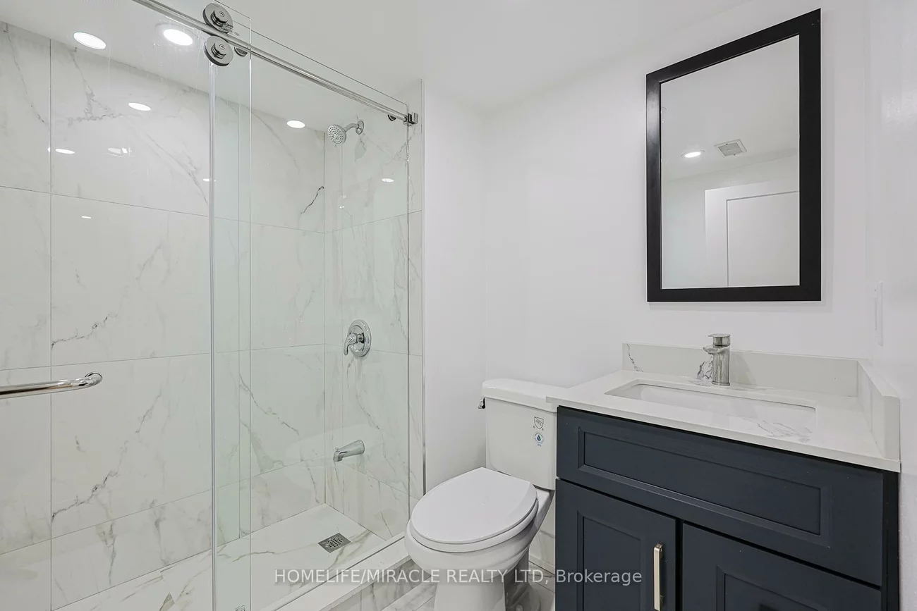 22, Arnprior, Bendale, Toronto