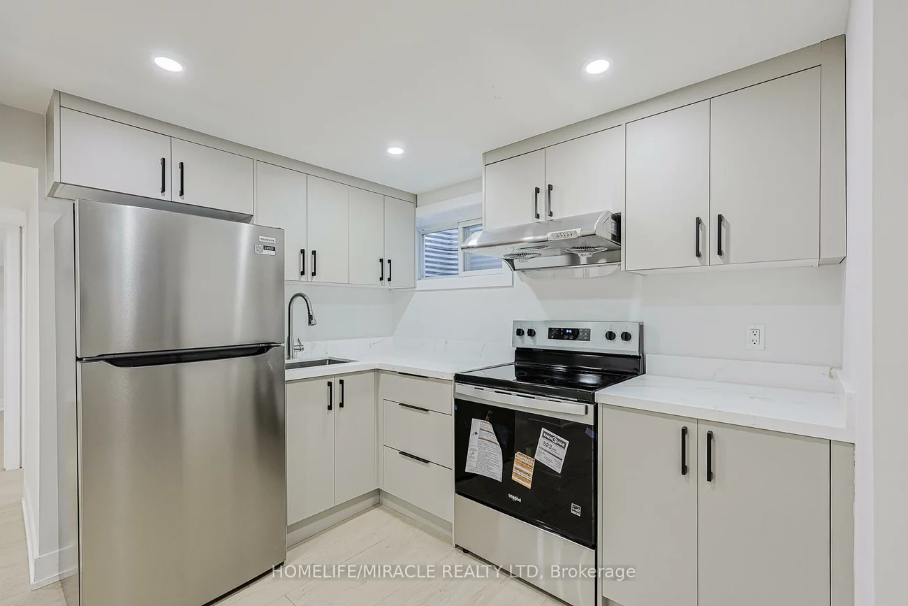 22, Arnprior, Bendale, Toronto