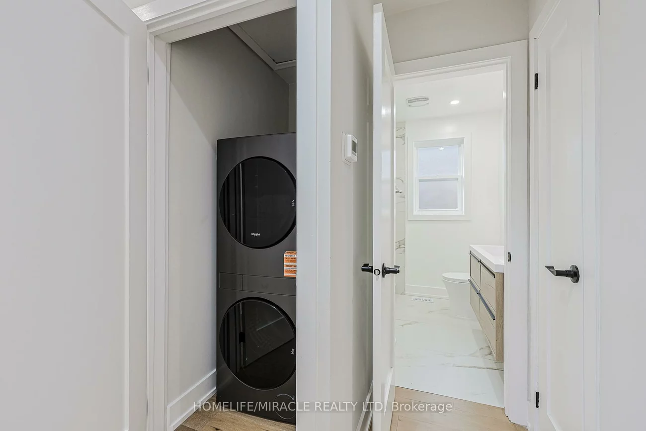 22, Arnprior, Bendale, Toronto