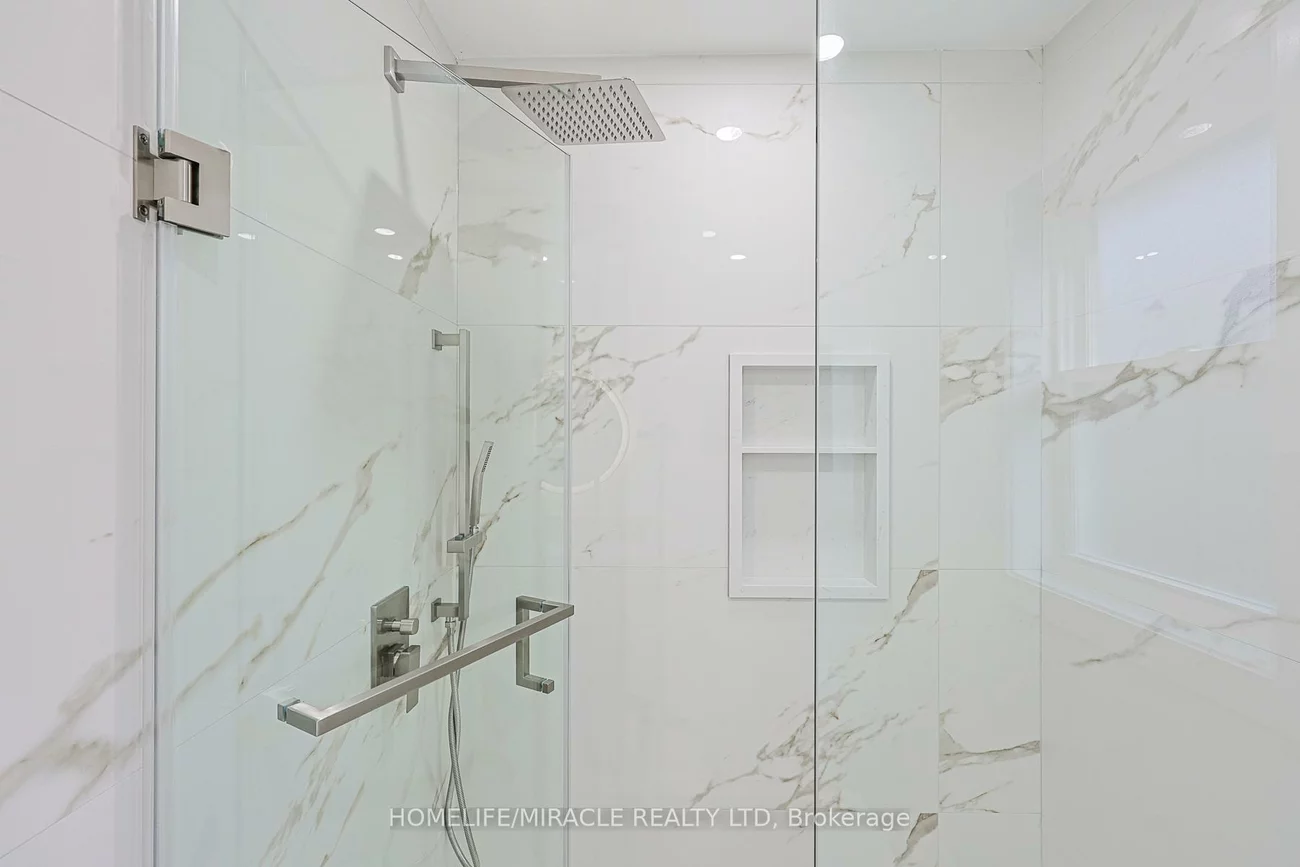 22, Arnprior, Bendale, Toronto