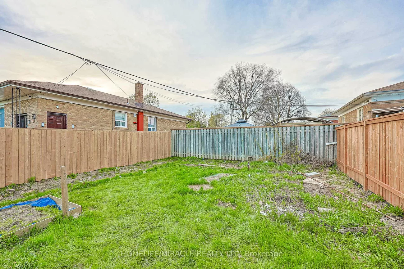 22, Arnprior, Bendale, Toronto