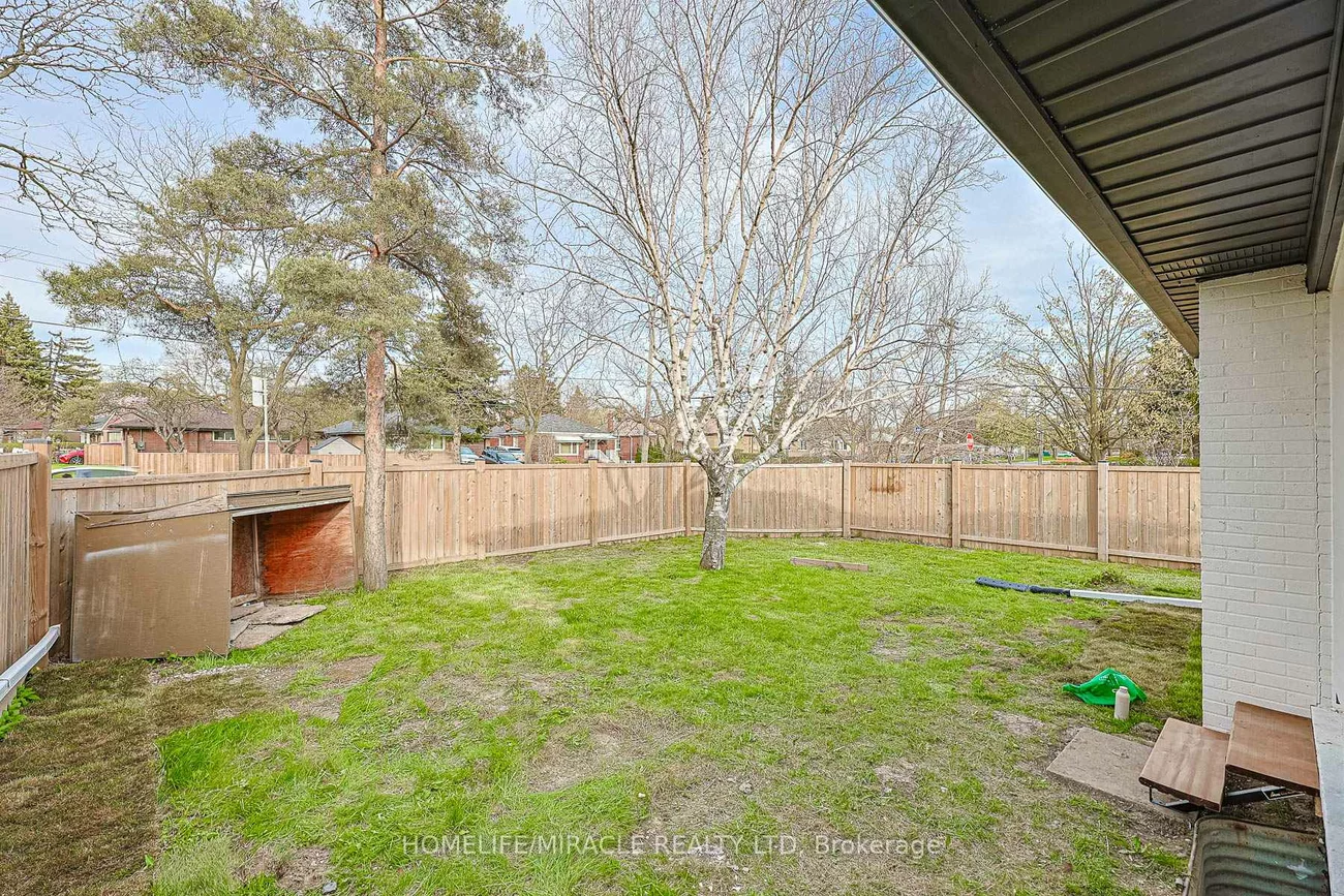 22, Arnprior, Bendale, Toronto