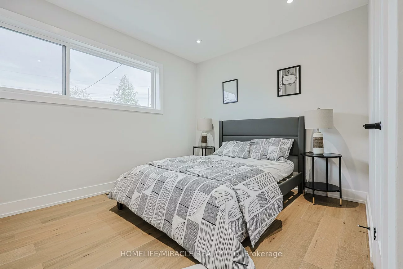 22, Arnprior, Bendale, Toronto