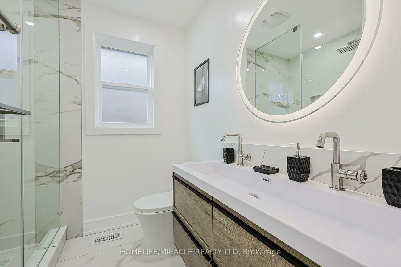 22, Arnprior, Bendale, Toronto