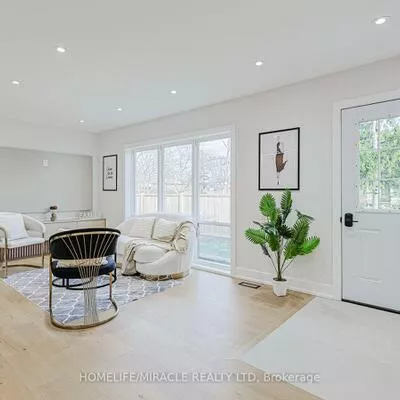 22, Arnprior, Bendale, Toronto