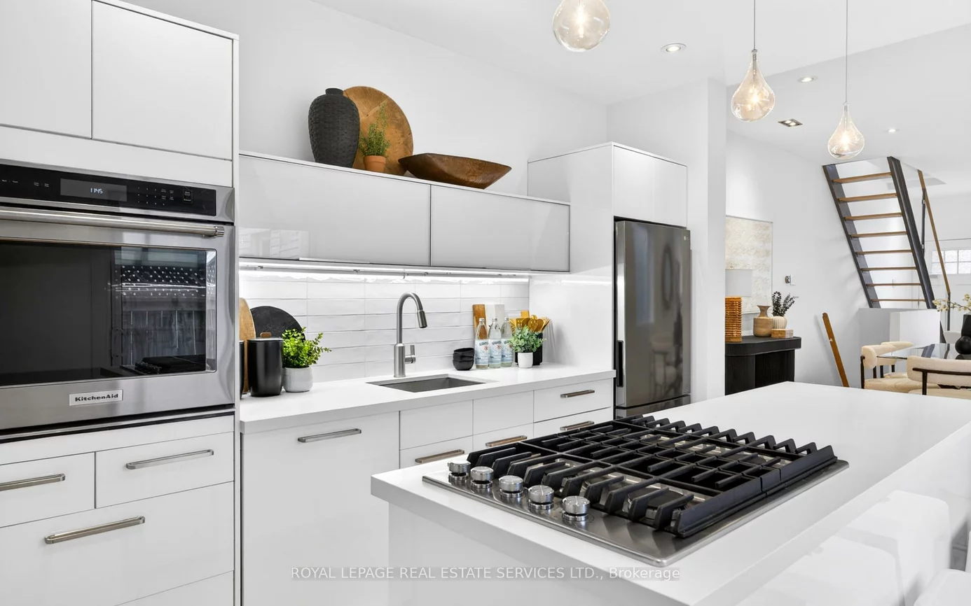 46, Logan, South Riverdale, Toronto