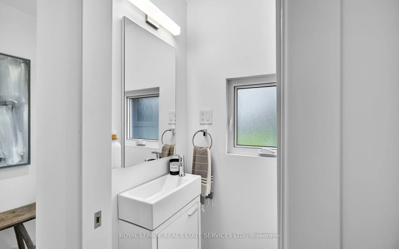 46, Logan, South Riverdale, Toronto
