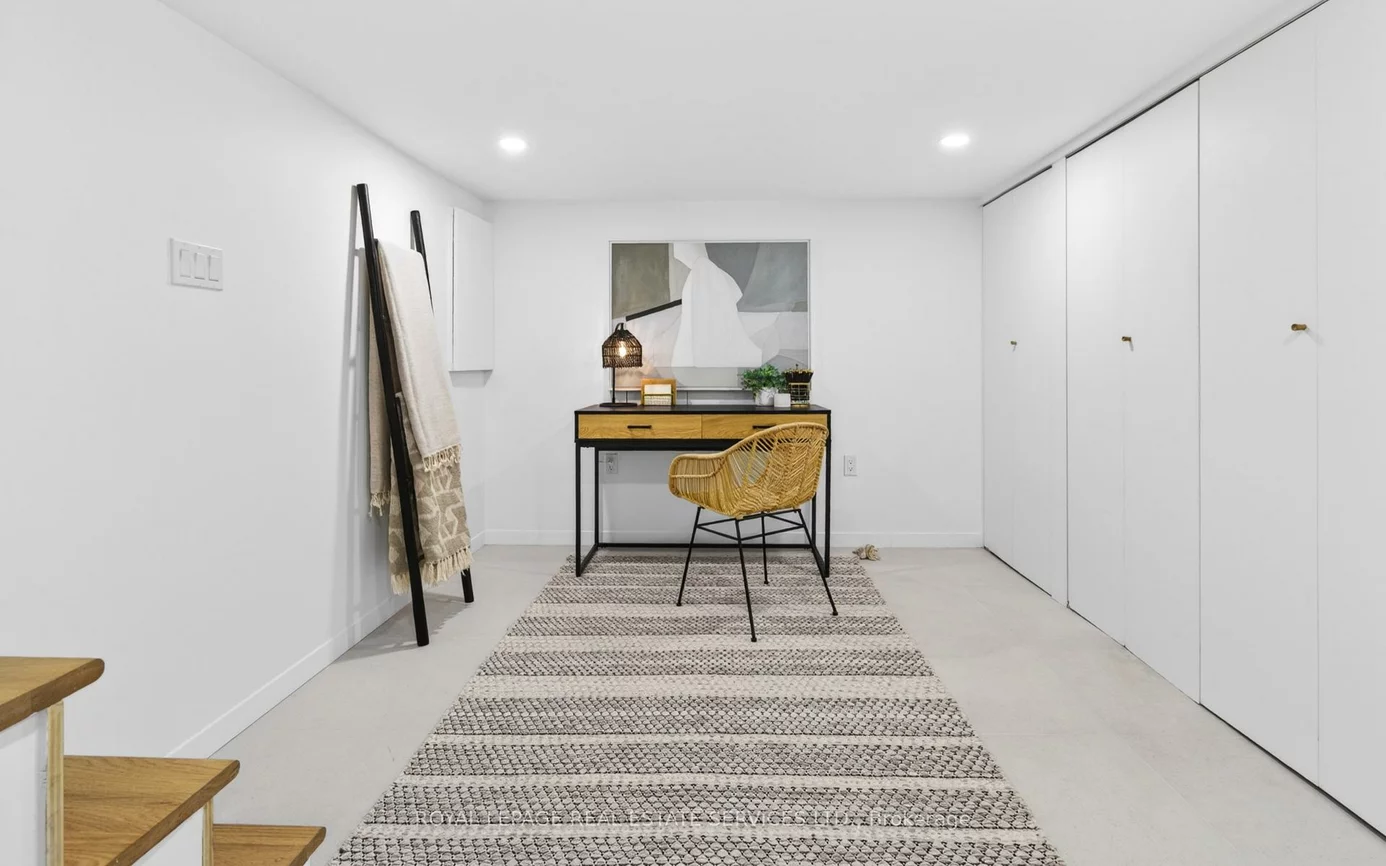 46, Logan, South Riverdale, Toronto