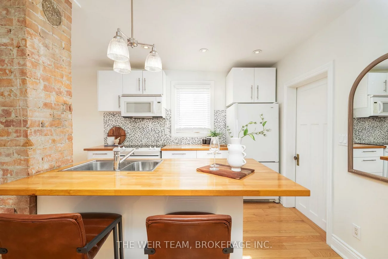 10, Eldon, Crescent Town, Toronto
