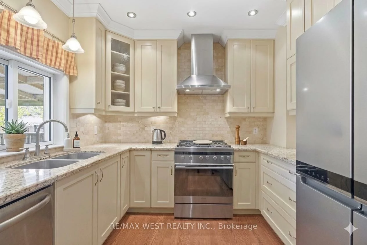79, King Edward, Woodbine-Lumsden, Toronto