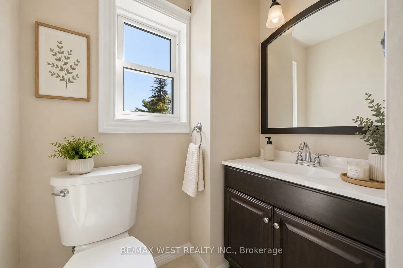 79, King Edward, Woodbine-Lumsden, Toronto