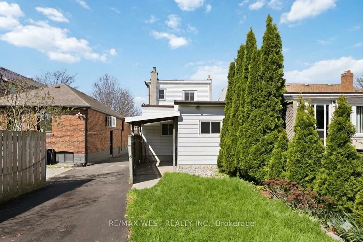79, King Edward, Woodbine-Lumsden, Toronto