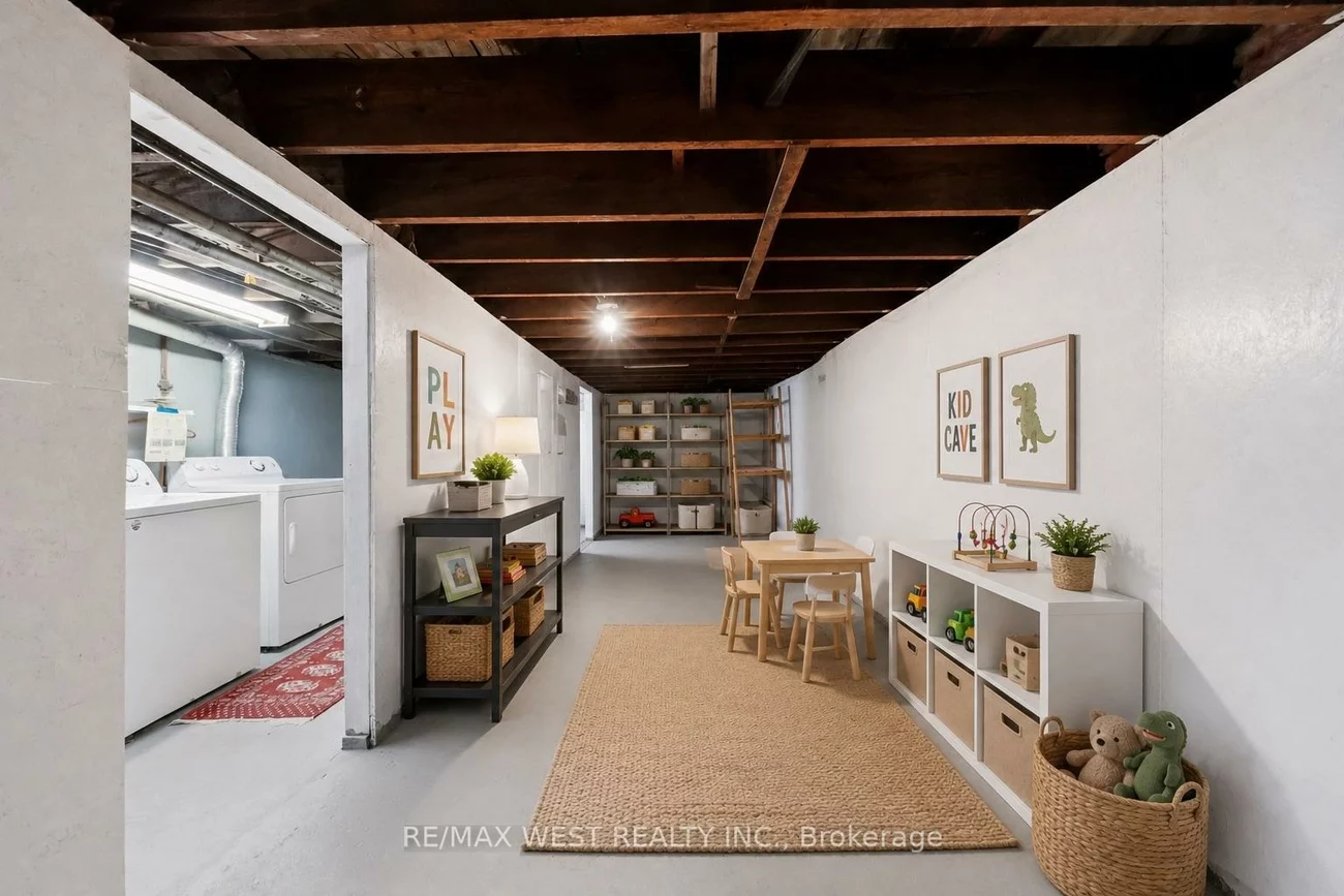79, King Edward, Woodbine-Lumsden, Toronto