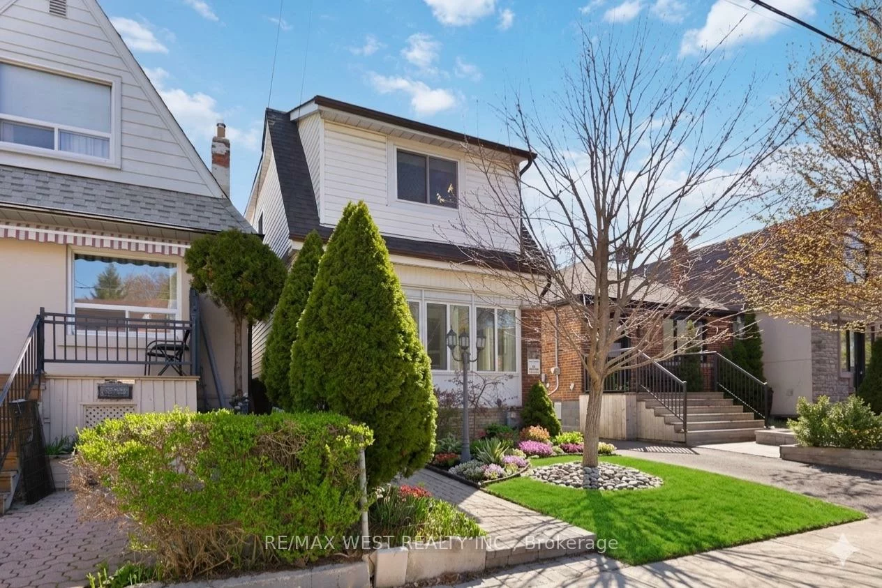 79, King Edward, Woodbine-Lumsden, Toronto