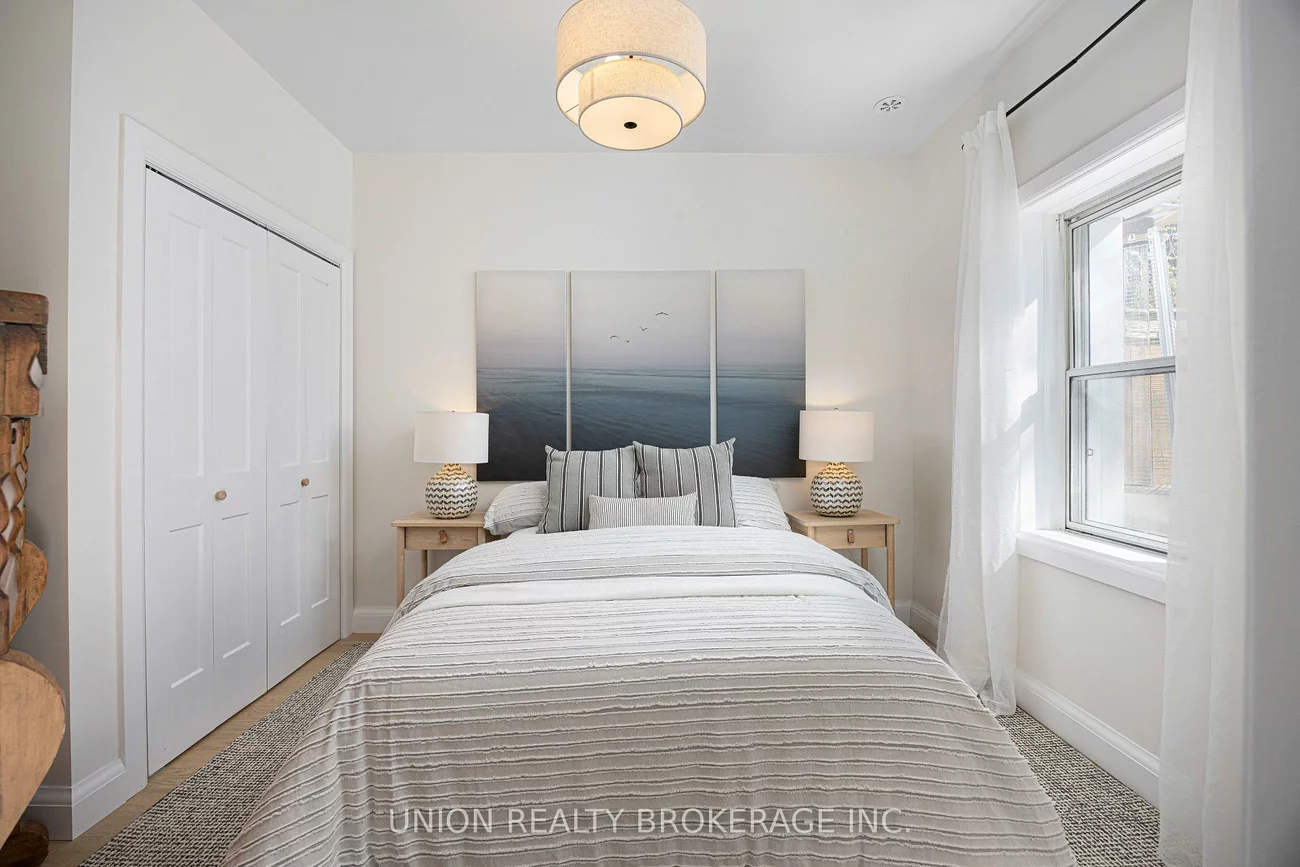 273, Lee, The Beaches, Toronto