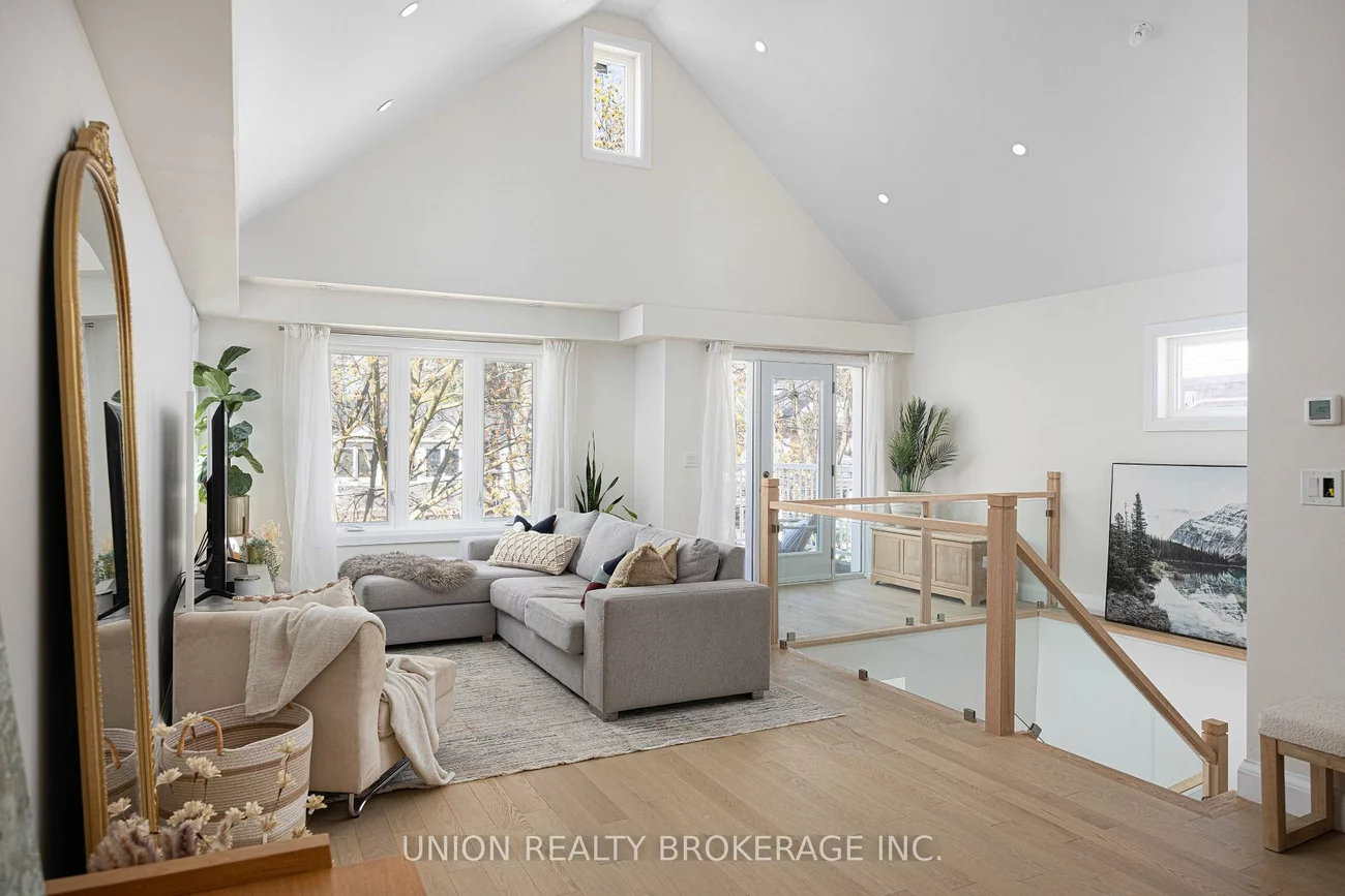 273, Lee, The Beaches, Toronto