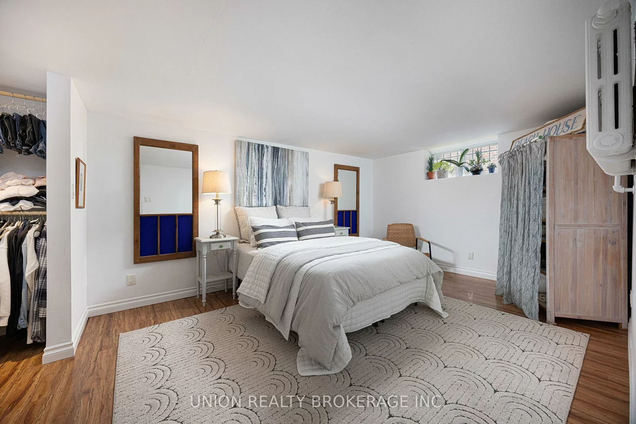 273, Lee, The Beaches, Toronto