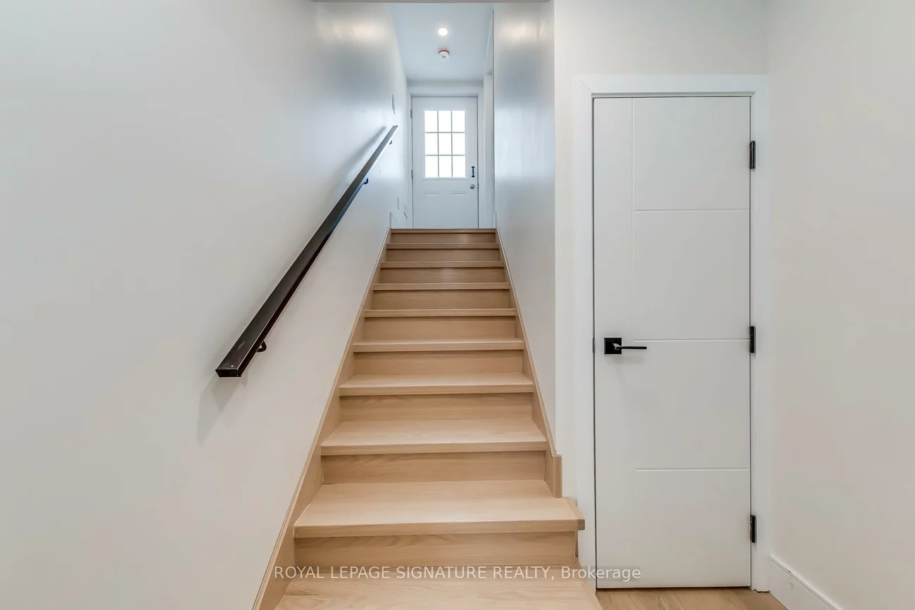 24, Merritt, O'Connor-Parkview, Toronto