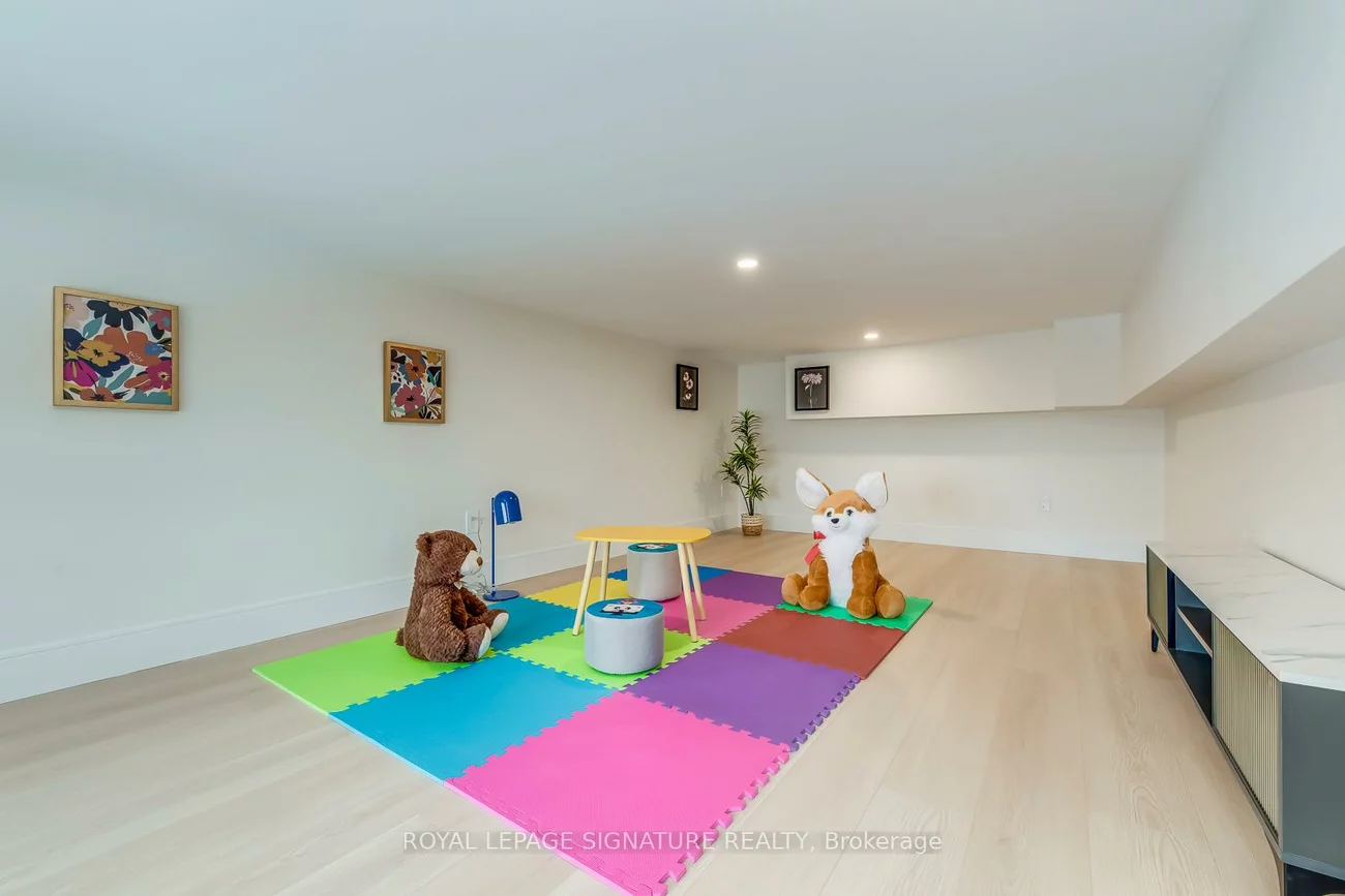 24, Merritt, O'Connor-Parkview, Toronto