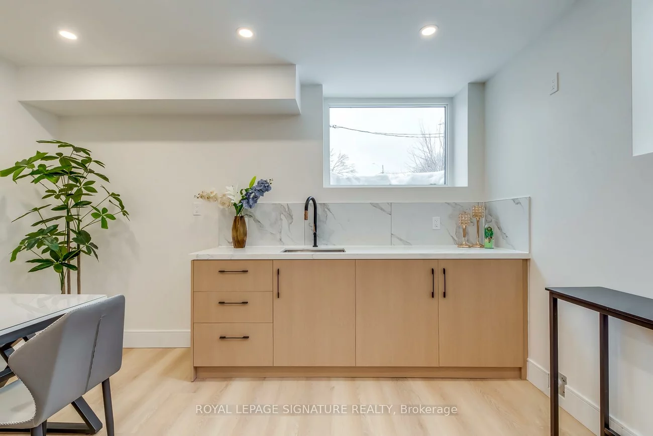 24, Merritt, O'Connor-Parkview, Toronto