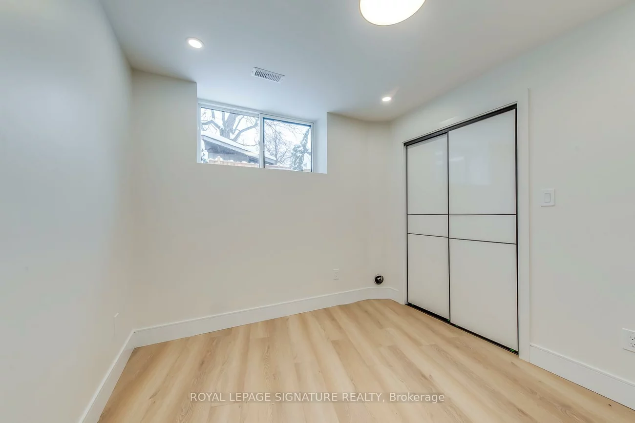 24, Merritt, O'Connor-Parkview, Toronto