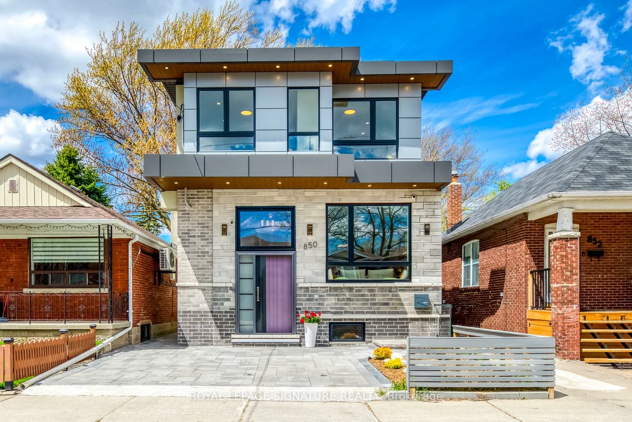 850, Cosburn, East York, Toronto