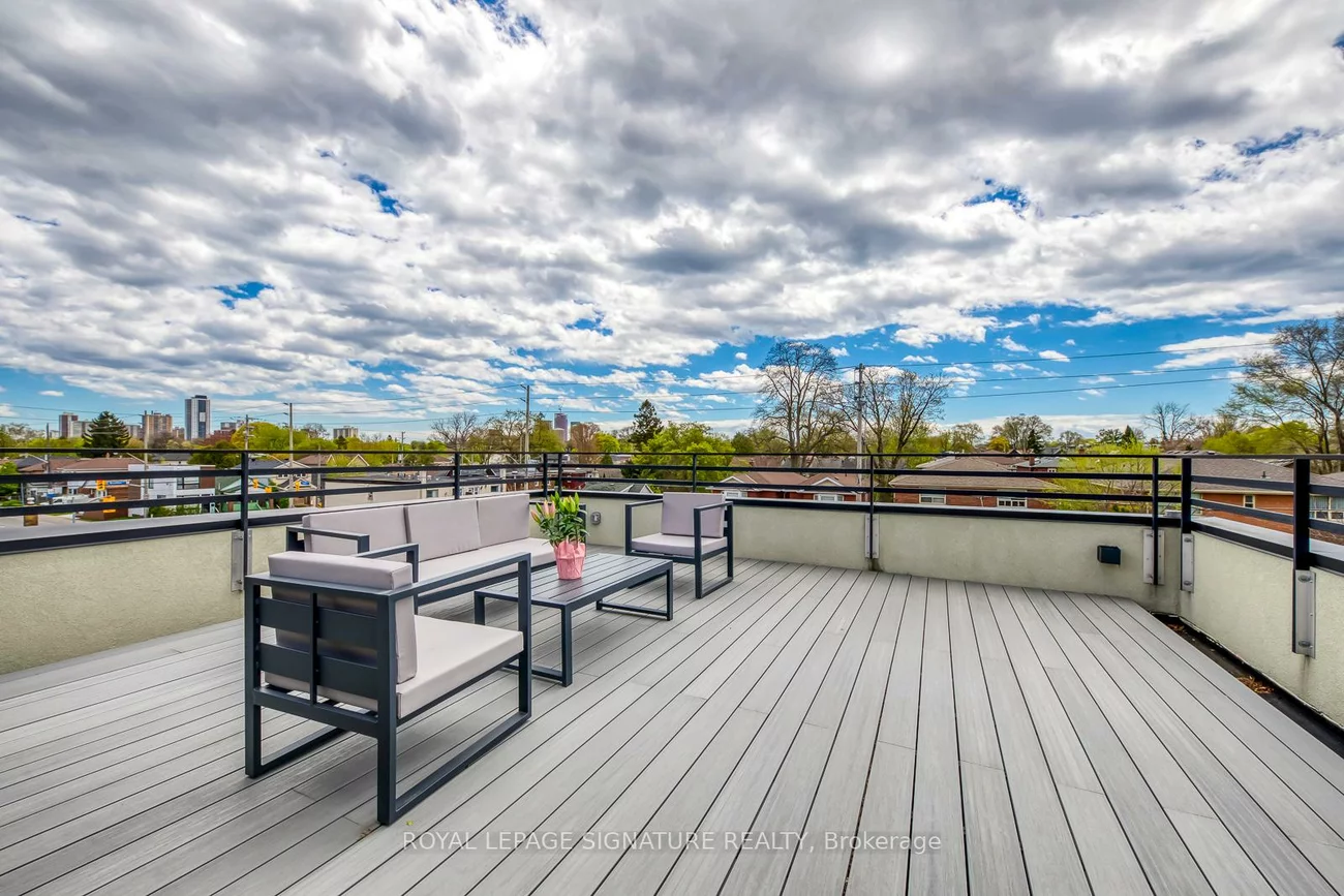 850, Cosburn, East York, Toronto