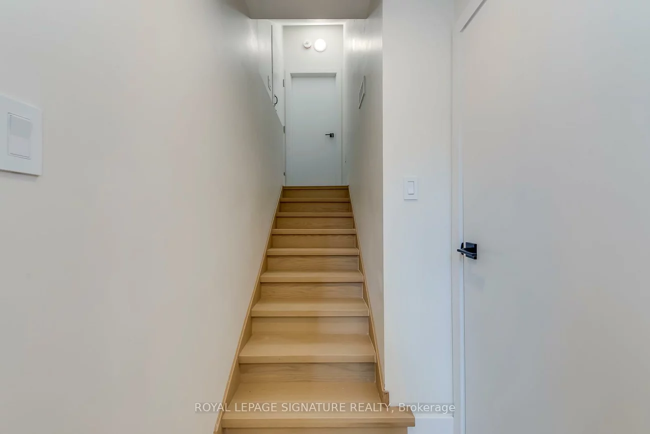 850, Cosburn, East York, Toronto