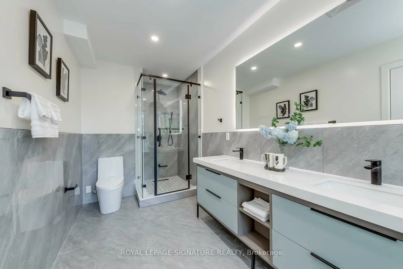 850, Cosburn, East York, Toronto
