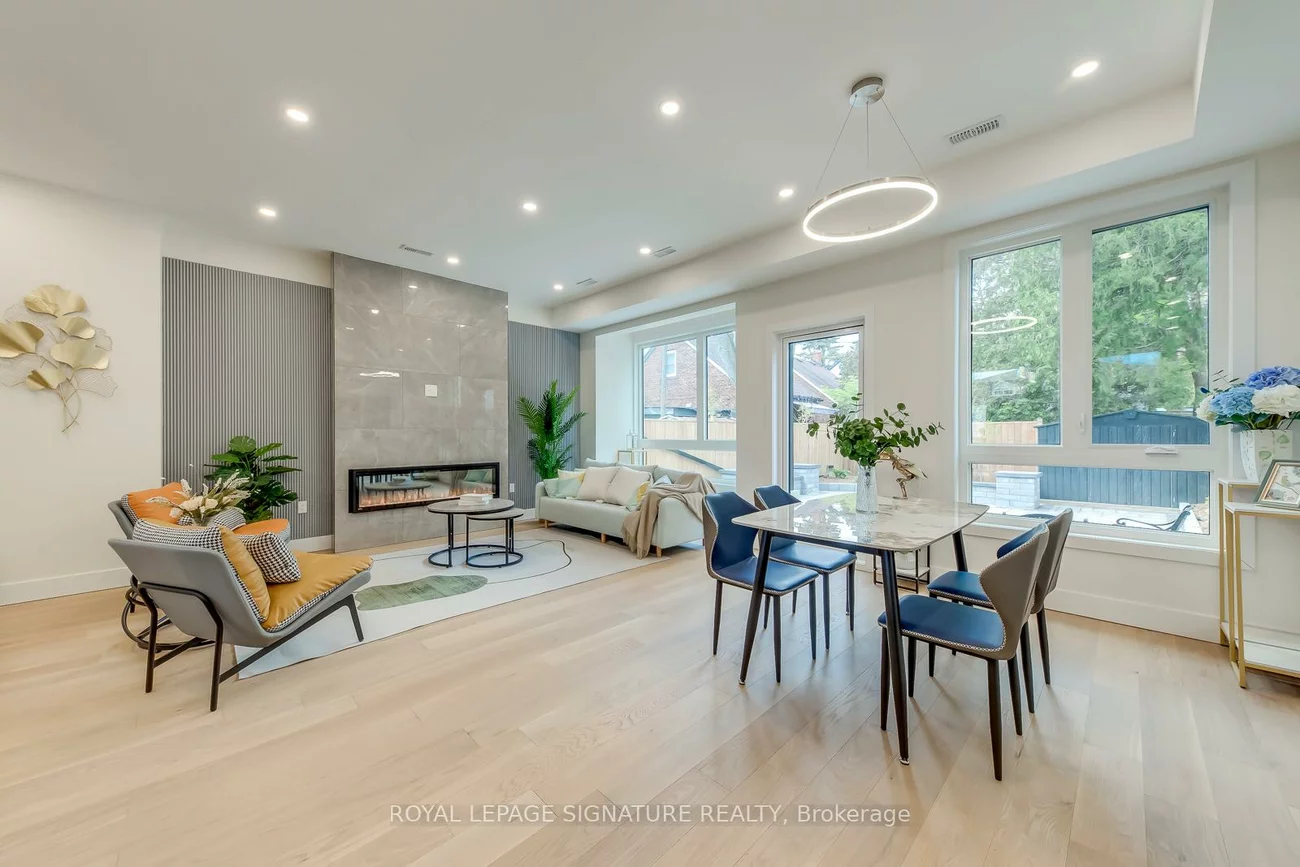 850, Cosburn, East York, Toronto