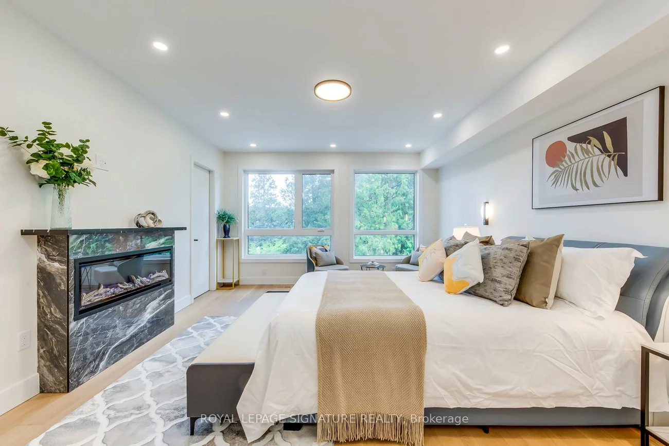 850, Cosburn, East York, Toronto