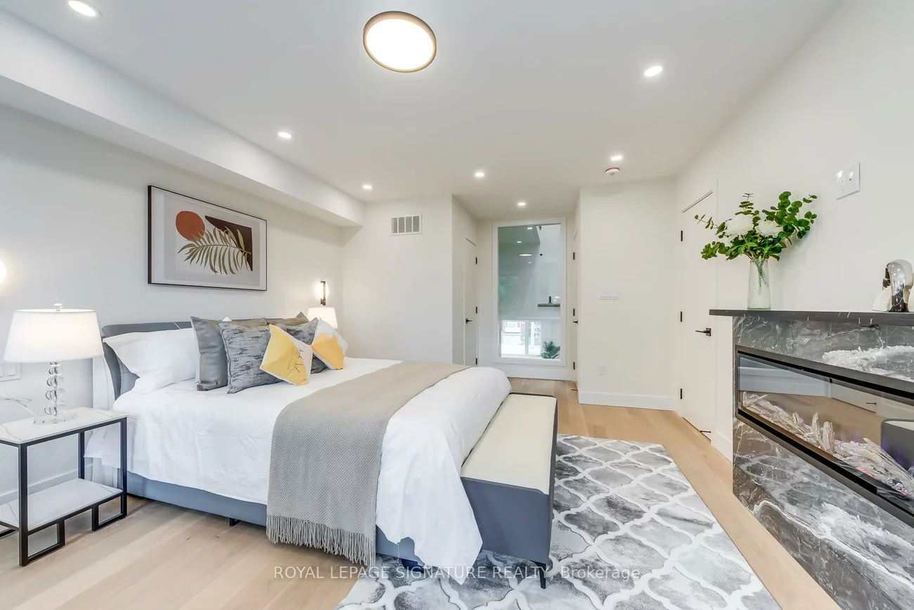 850, Cosburn, East York, Toronto