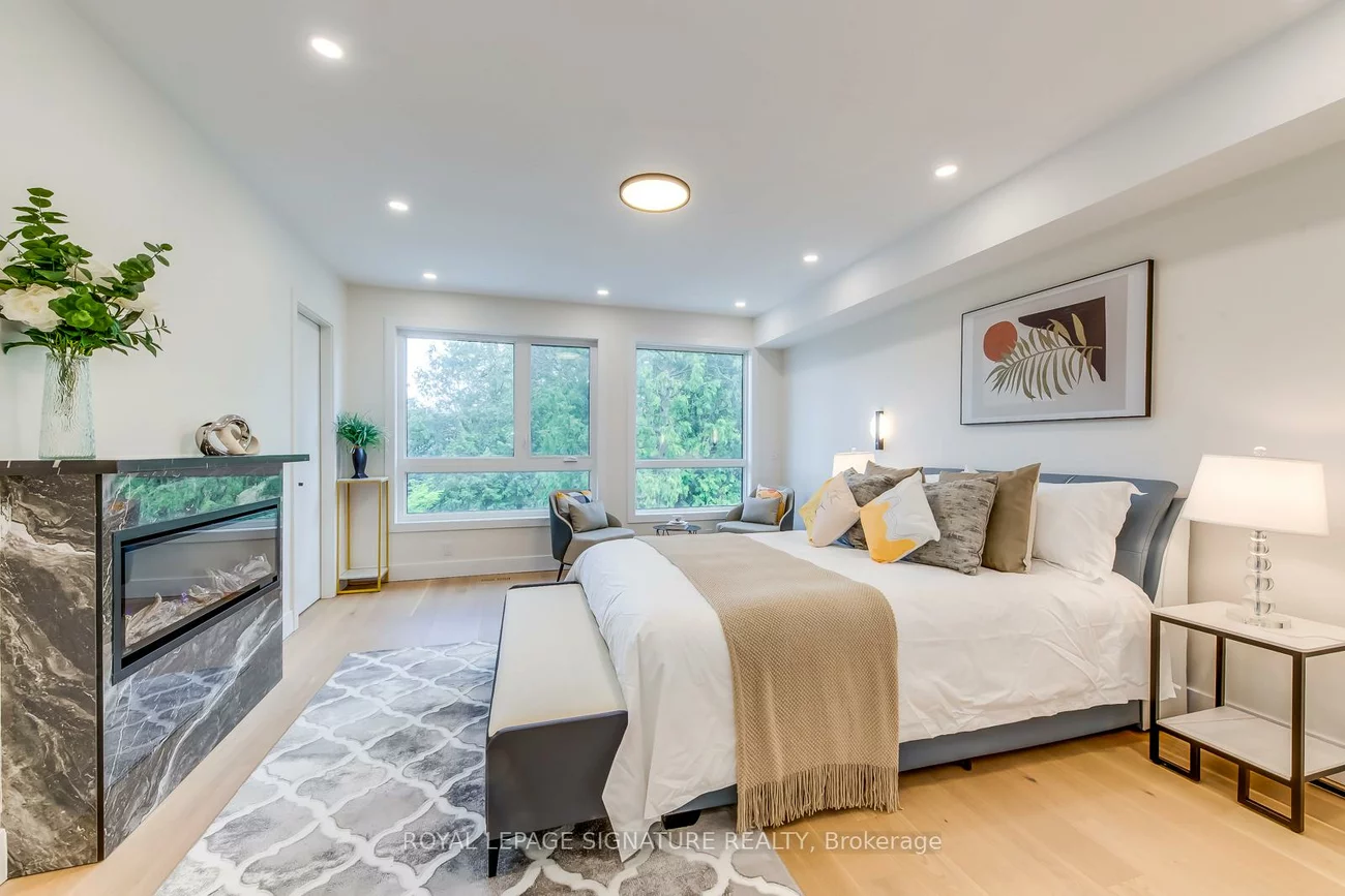 850, Cosburn, East York, Toronto