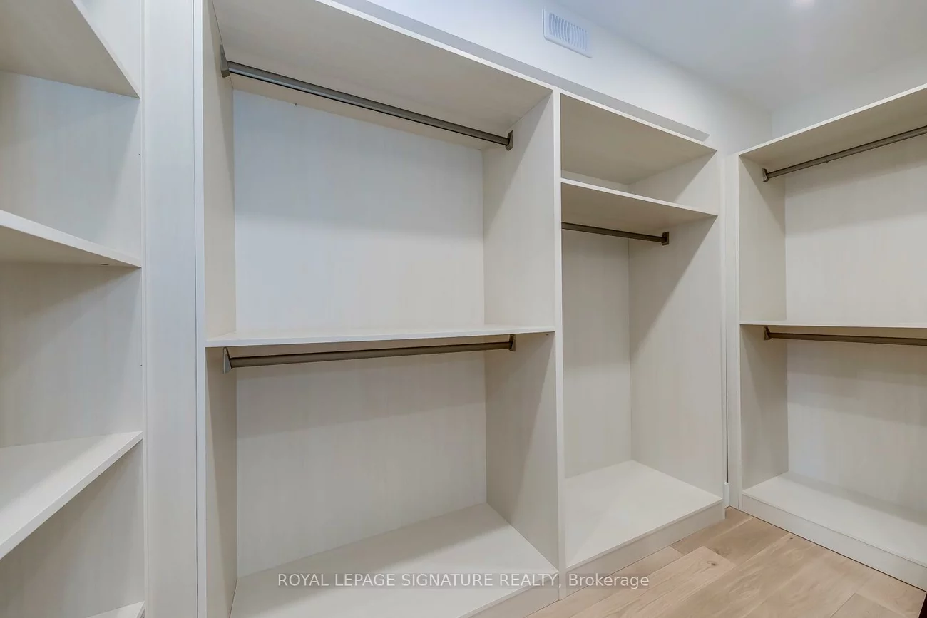 850, Cosburn, East York, Toronto