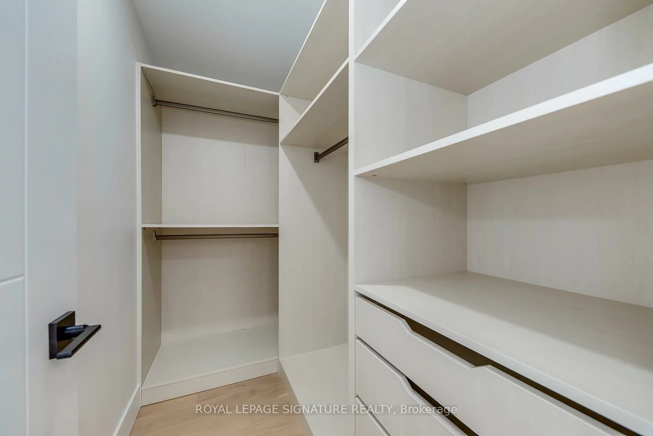850, Cosburn, East York, Toronto