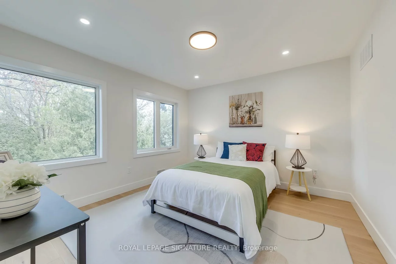 850, Cosburn, East York, Toronto